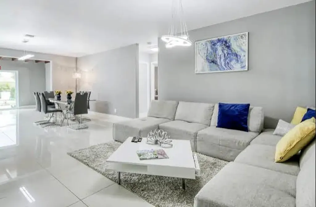 1905 N 45th Avenue Hollywood FL 33021