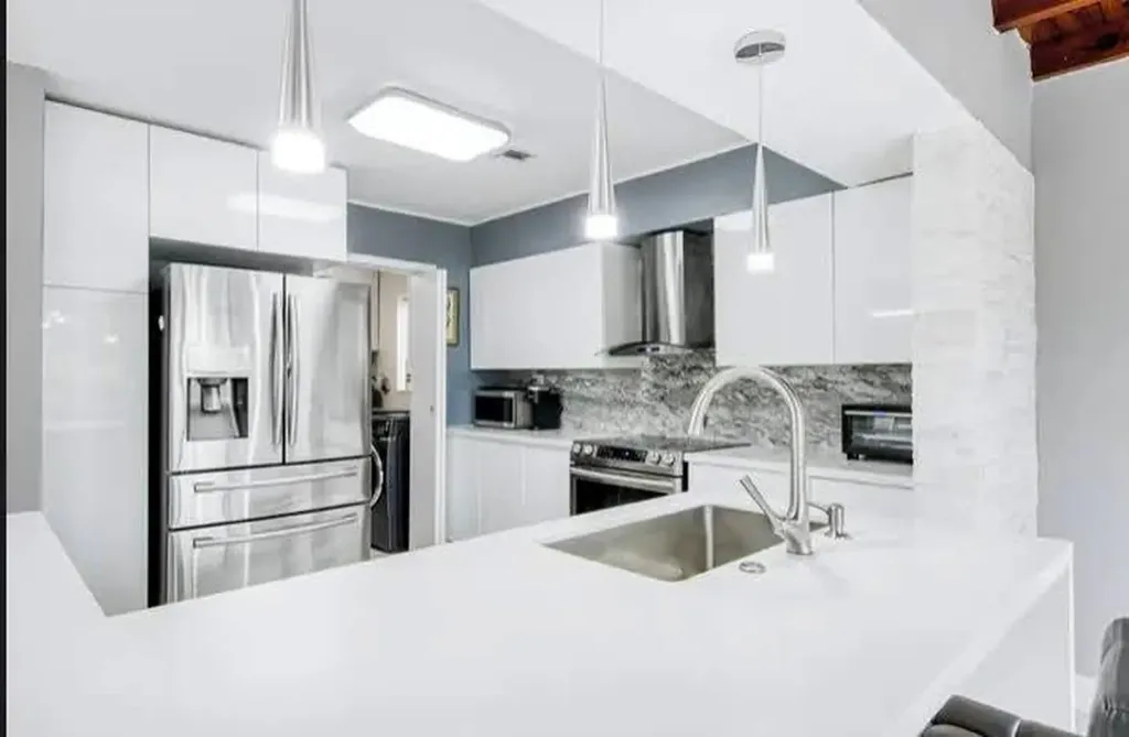 1905 N 45th Avenue Hollywood FL 33021