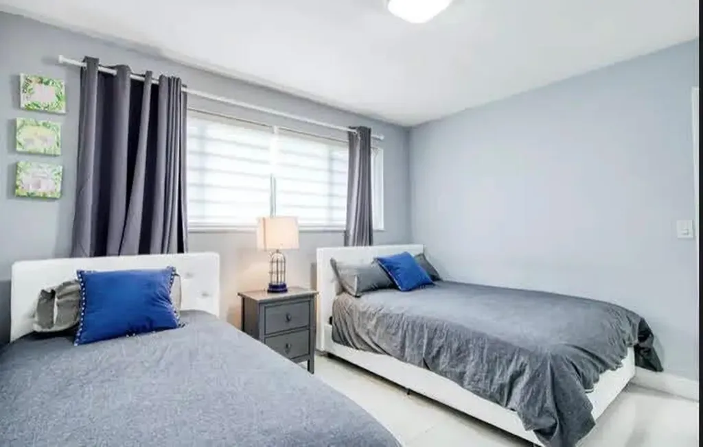 1905 N 45th Avenue Hollywood FL 33021