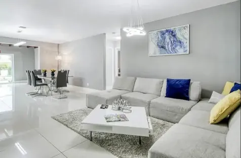 1905 N 45th Avenue Hollywood FL 33021