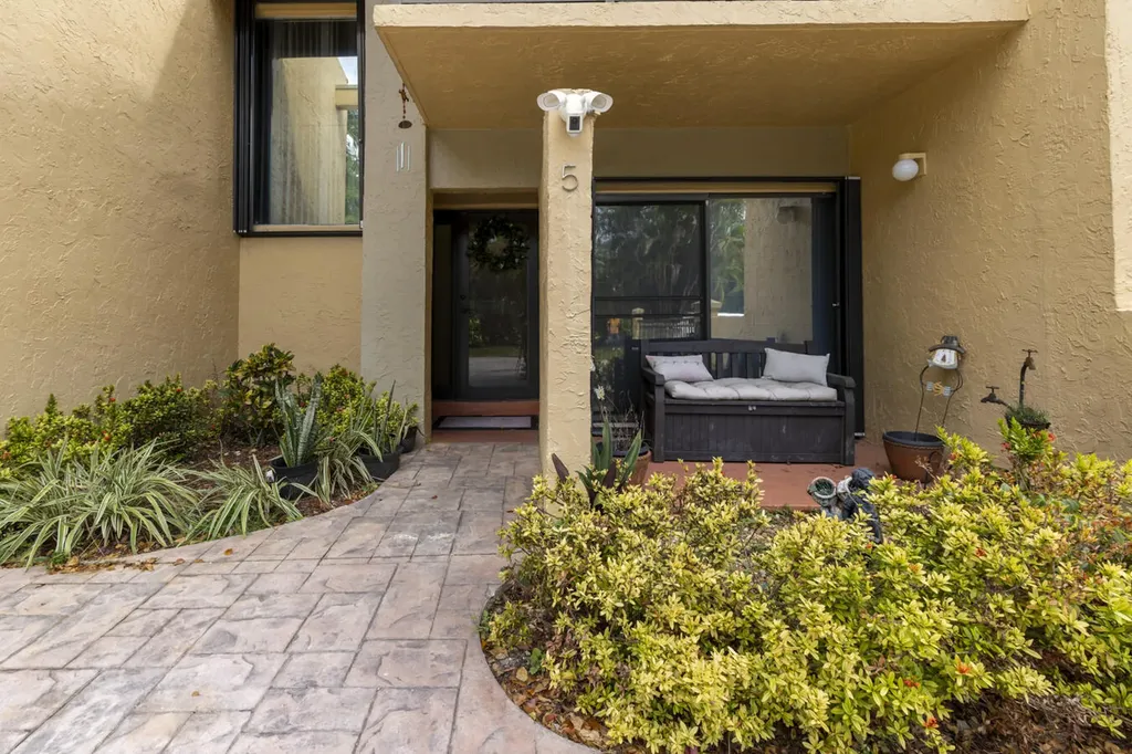720 E Coco Plum Circle Plantation FL 33324