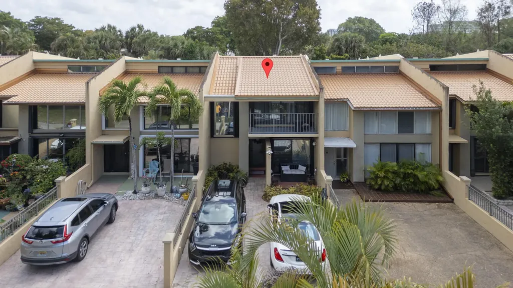 720 E Coco Plum Circle Plantation FL 33324