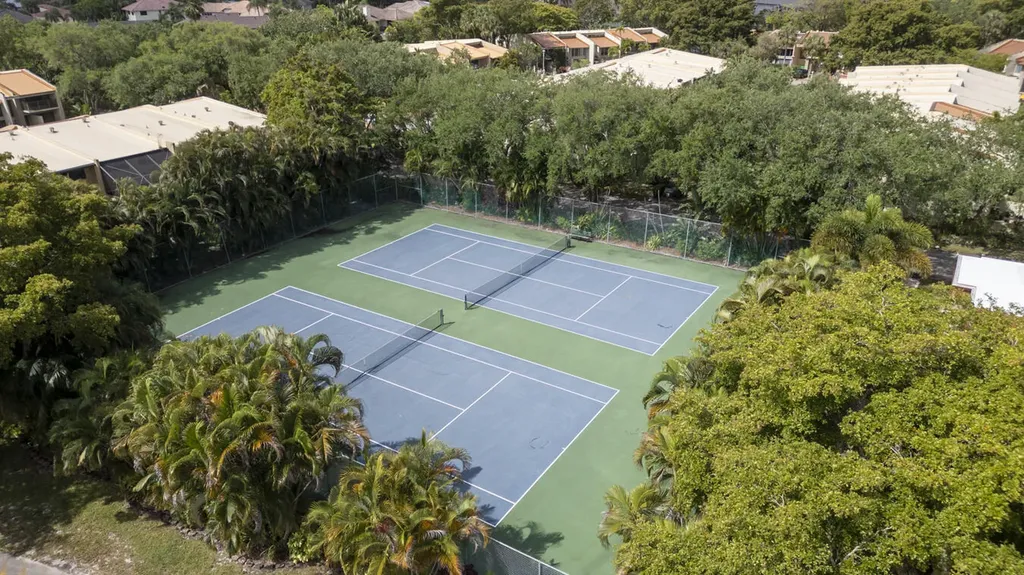 720 E Coco Plum Circle Plantation FL 33324