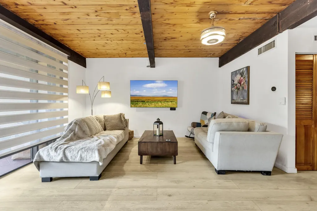 720 E Coco Plum Circle Plantation FL 33324