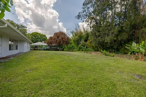 320 Chamberlain Boulevard Fort Pierce FL 34946