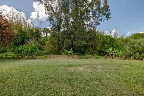 320 Chamberlain Boulevard Fort Pierce FL 34946