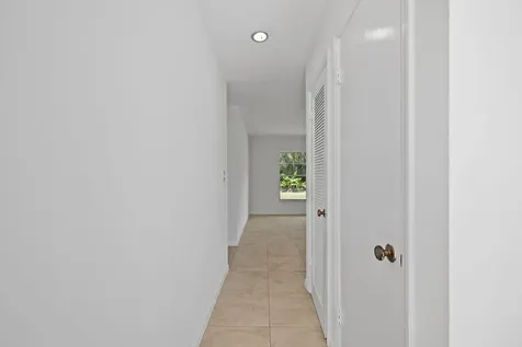 320 Chamberlain Boulevard Fort Pierce FL 34946