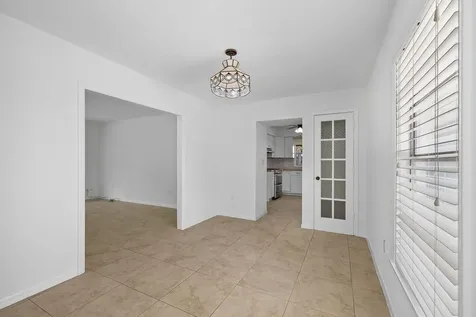 320 Chamberlain Boulevard Fort Pierce FL 34946
