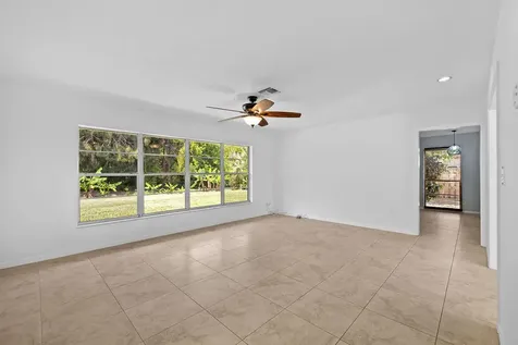 320 Chamberlain Boulevard Fort Pierce FL 34946