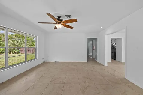 320 Chamberlain Boulevard Fort Pierce FL 34946