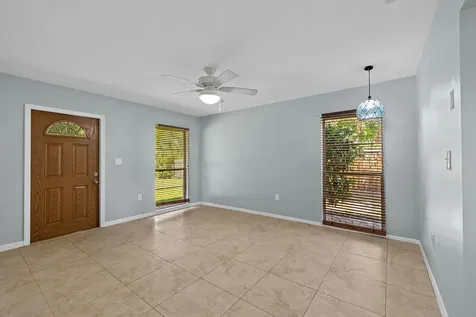320 Chamberlain Boulevard Fort Pierce FL 34946