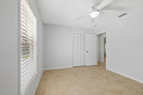 320 Chamberlain Boulevard Fort Pierce FL 34946