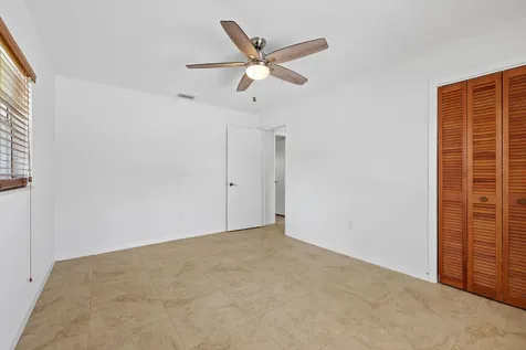320 Chamberlain Boulevard Fort Pierce FL 34946