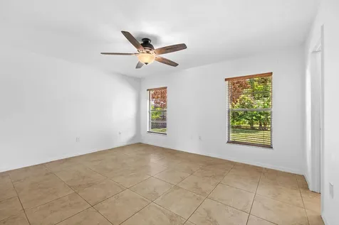 320 Chamberlain Boulevard Fort Pierce FL 34946