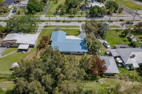 320 Chamberlain Boulevard Fort Pierce FL 34946