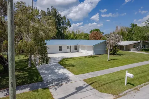 320 Chamberlain Boulevard Fort Pierce FL 34946