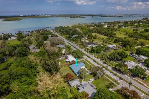 320 Chamberlain Boulevard Fort Pierce FL 34946