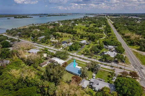 320 Chamberlain Boulevard Fort Pierce FL 34946