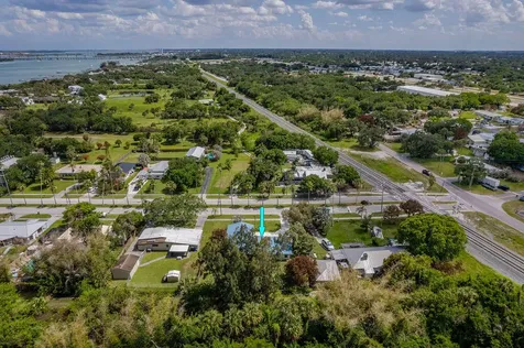 320 Chamberlain Boulevard Fort Pierce FL 34946