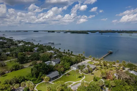 320 Chamberlain Boulevard Fort Pierce FL 34946
