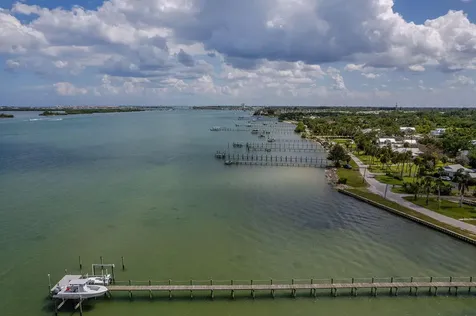 320 Chamberlain Boulevard Fort Pierce FL 34946