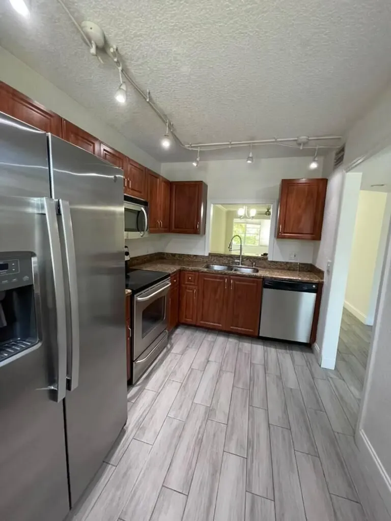 2820 SW 22nd Avenue Delray Beach FL 33445