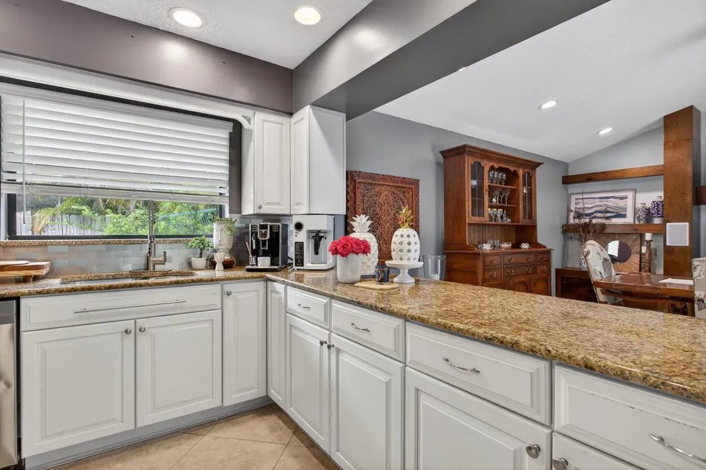4111 NW 70th Way Coral Springs FL 33065