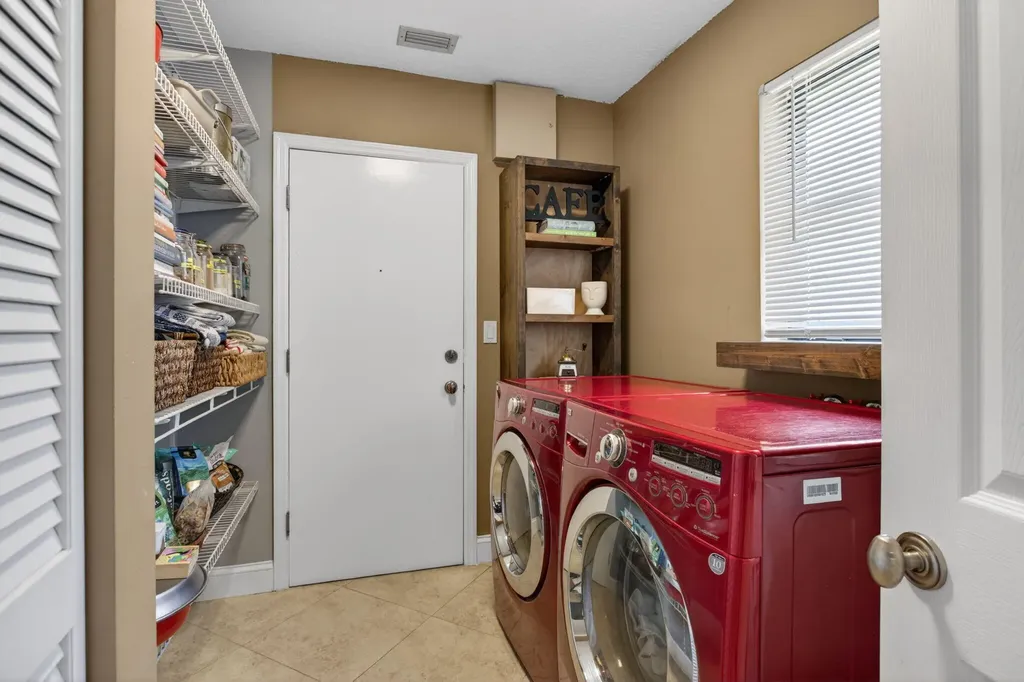 4111 NW 70th Way Coral Springs FL 33065