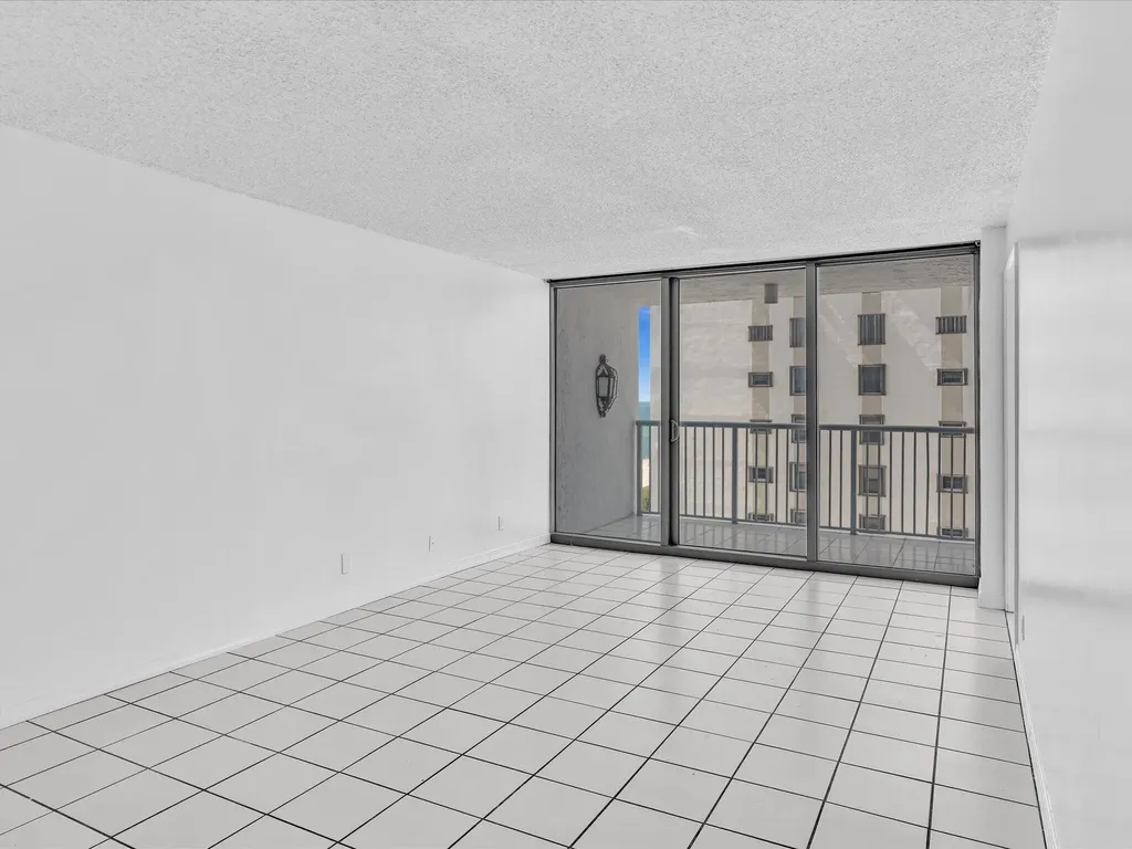 2655 Collins Avenue Miami Beach FL 33140