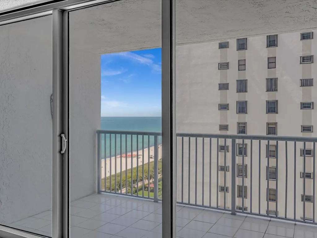 2655 Collins Avenue Miami Beach FL 33140