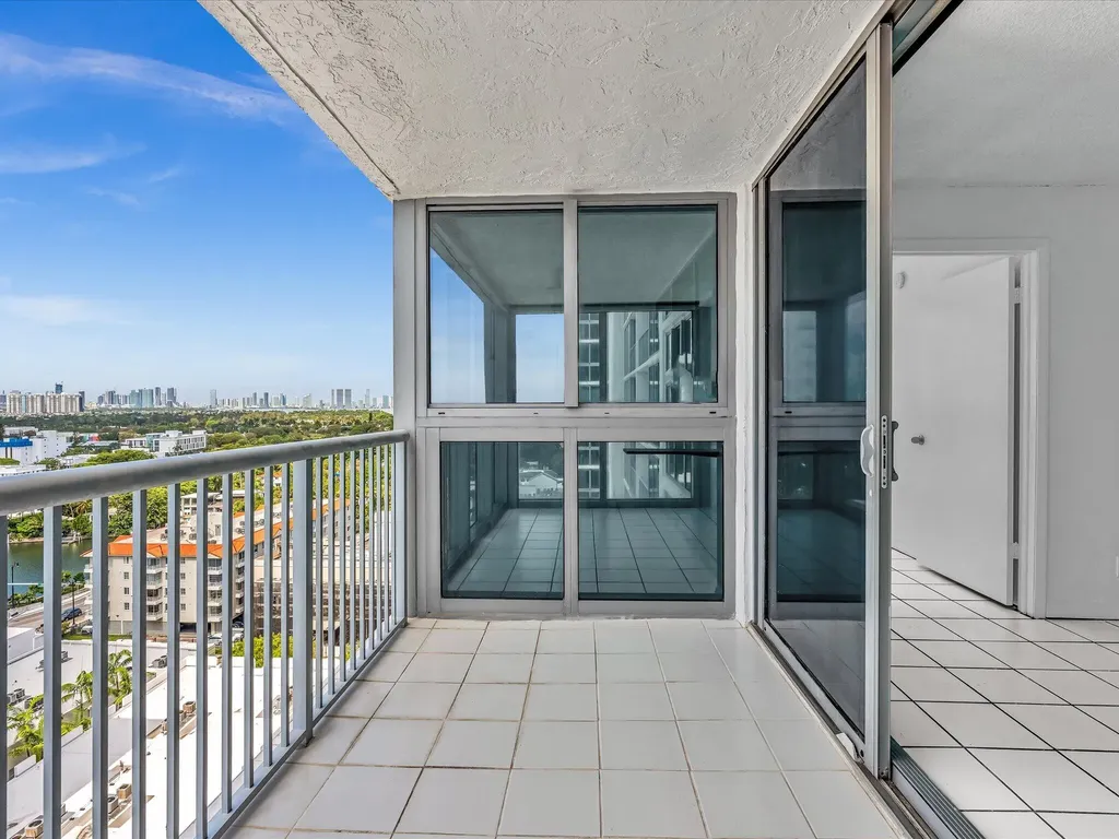 2655 Collins Avenue Miami Beach FL 33140