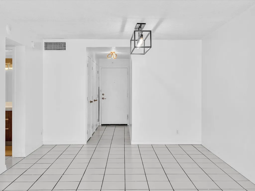 2655 Collins Avenue Miami Beach FL 33140
