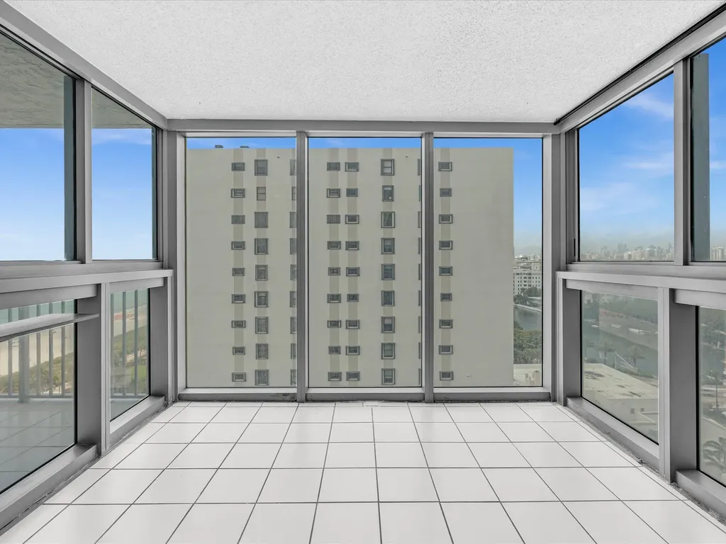 2655 Collins Avenue Miami Beach FL 33140