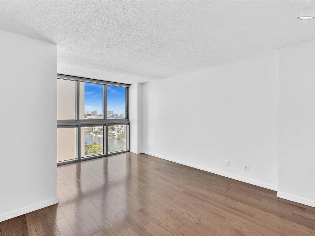 2655 Collins Avenue Miami Beach FL 33140