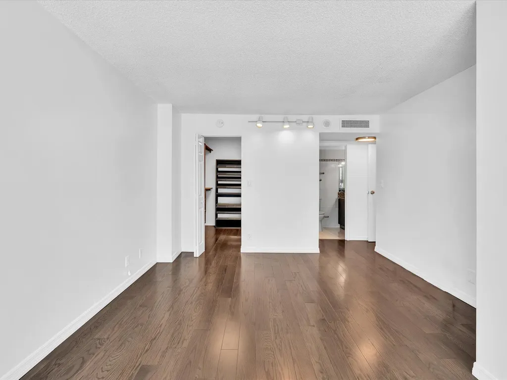 2655 Collins Avenue Miami Beach FL 33140