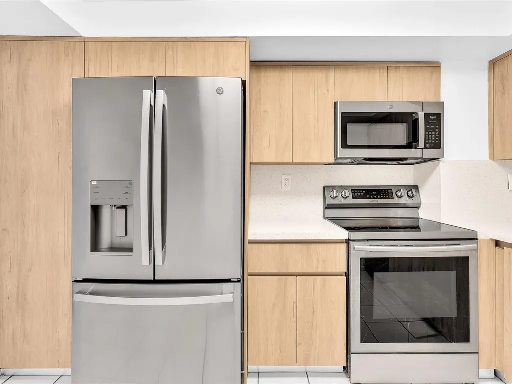 2655 Collins Avenue Miami Beach FL 33140
