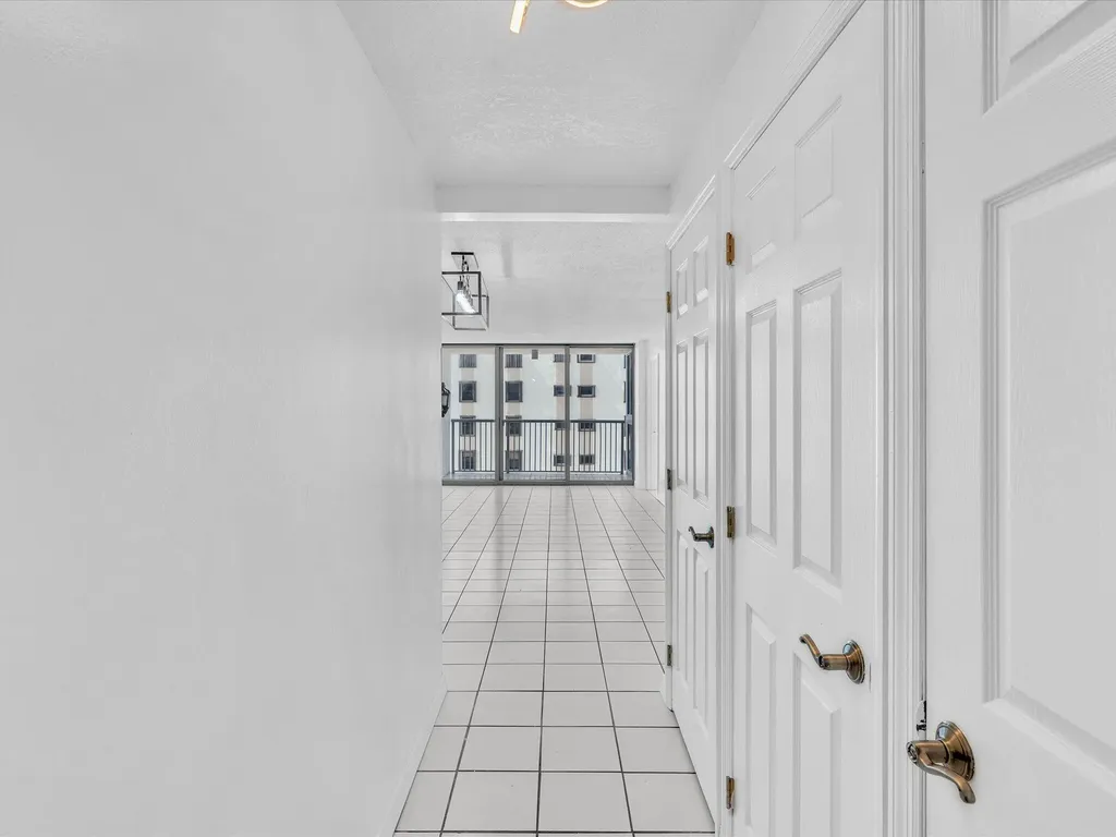 2655 Collins Avenue Miami Beach FL 33140