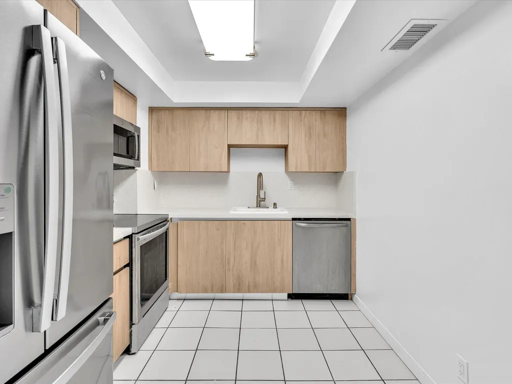 2655 Collins Avenue Miami Beach FL 33140