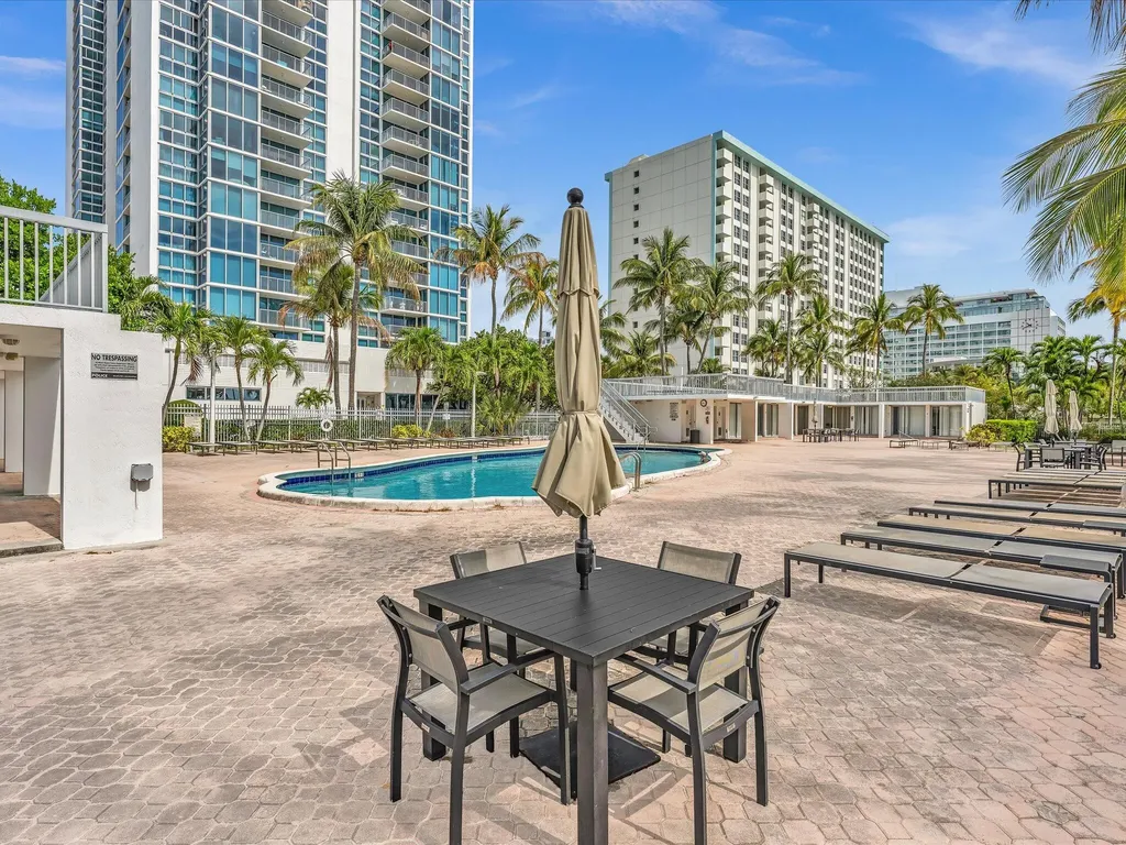 2655 Collins Avenue Miami Beach FL 33140