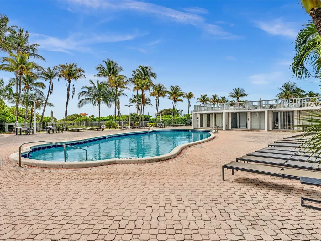 2655 Collins Avenue Miami Beach FL 33140
