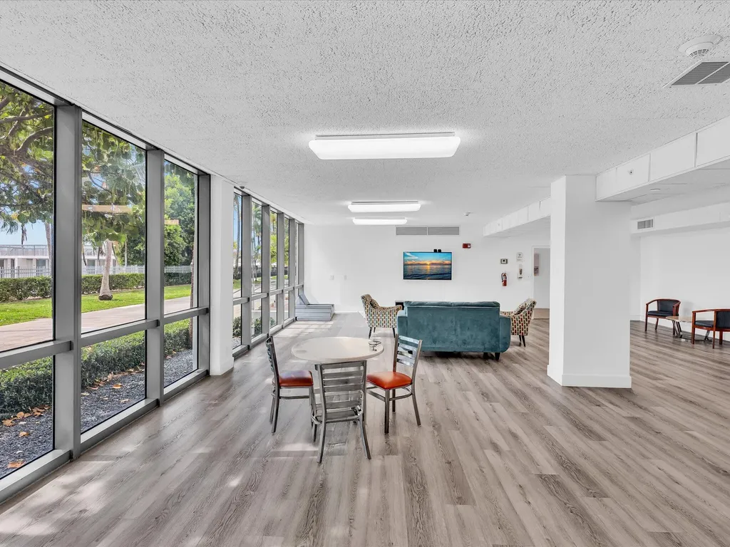 2655 Collins Avenue Miami Beach FL 33140
