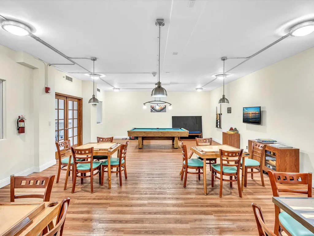 2655 Collins Avenue Miami Beach FL 33140