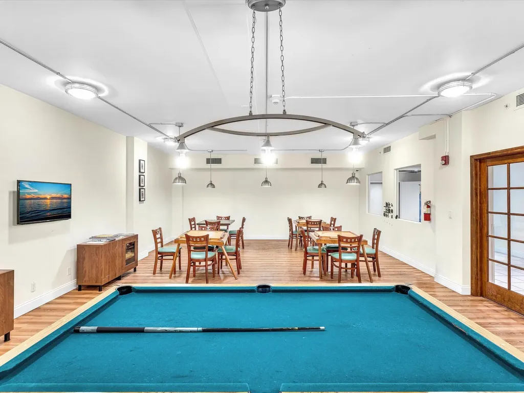 2655 Collins Avenue Miami Beach FL 33140