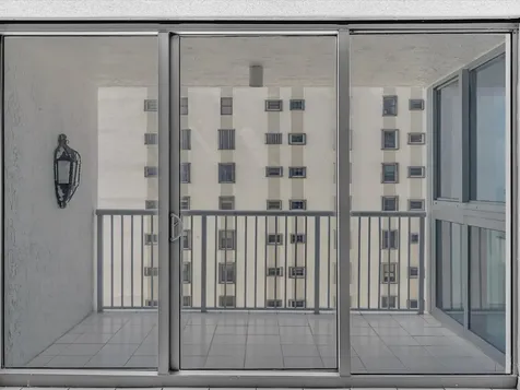 2655 Collins Avenue Miami Beach FL 33140