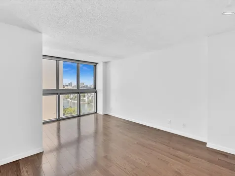 2655 Collins Avenue Miami Beach FL 33140