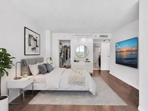 2655 Collins Avenue Miami Beach FL 33140