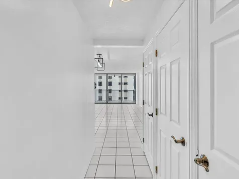 2655 Collins Avenue Miami Beach FL 33140