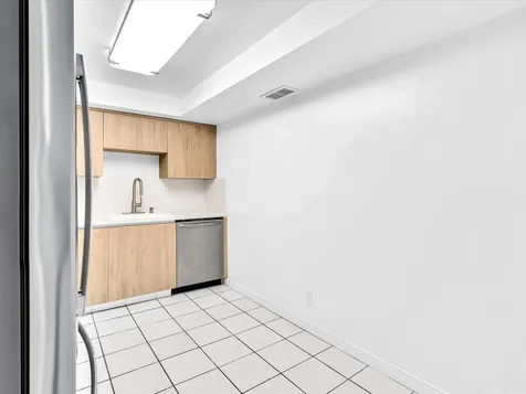 2655 Collins Avenue Miami Beach FL 33140