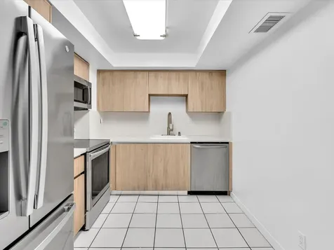 2655 Collins Avenue Miami Beach FL 33140