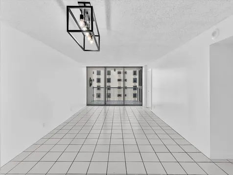 2655 Collins Avenue Miami Beach FL 33140